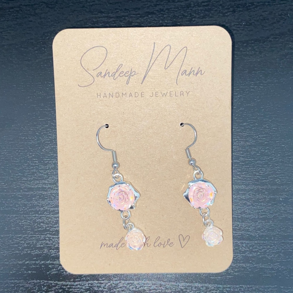 Handmade pink flower earrings 🌸